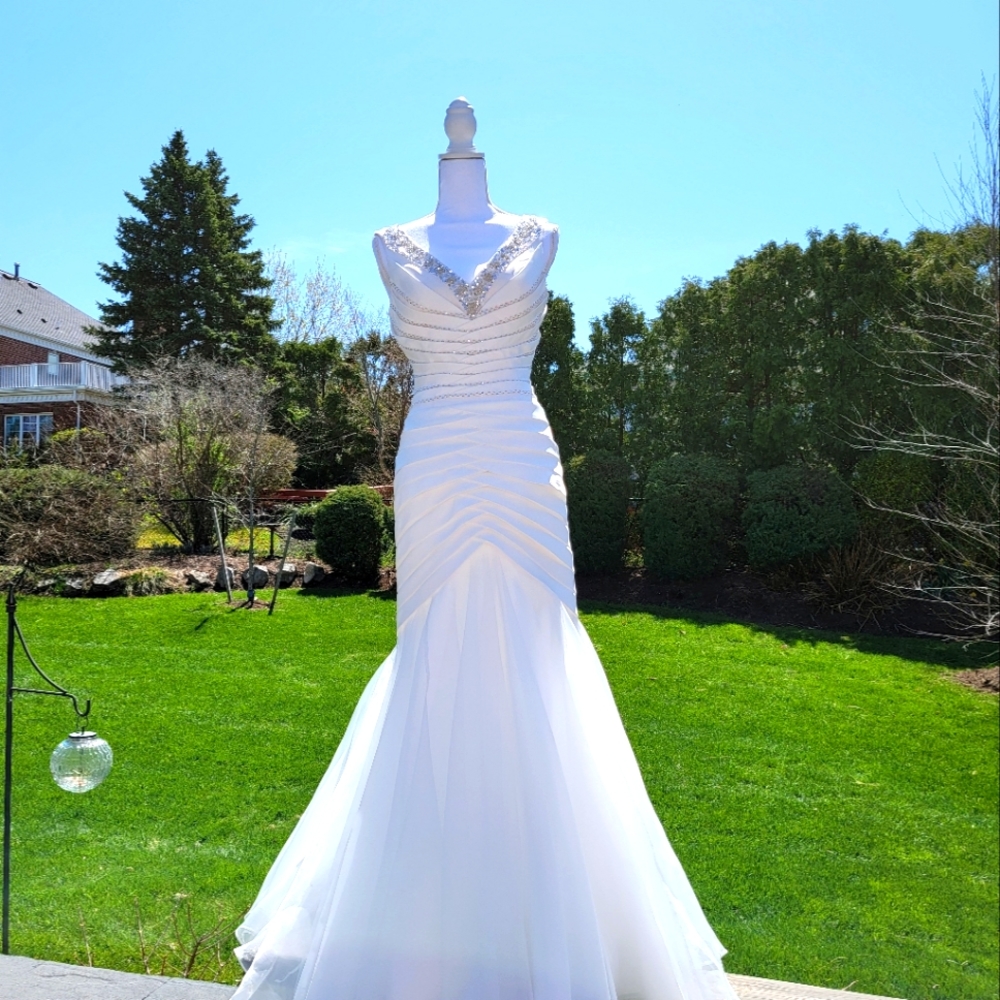 Gorgeous white prom/formal/ wedding/ Gatsby gown
